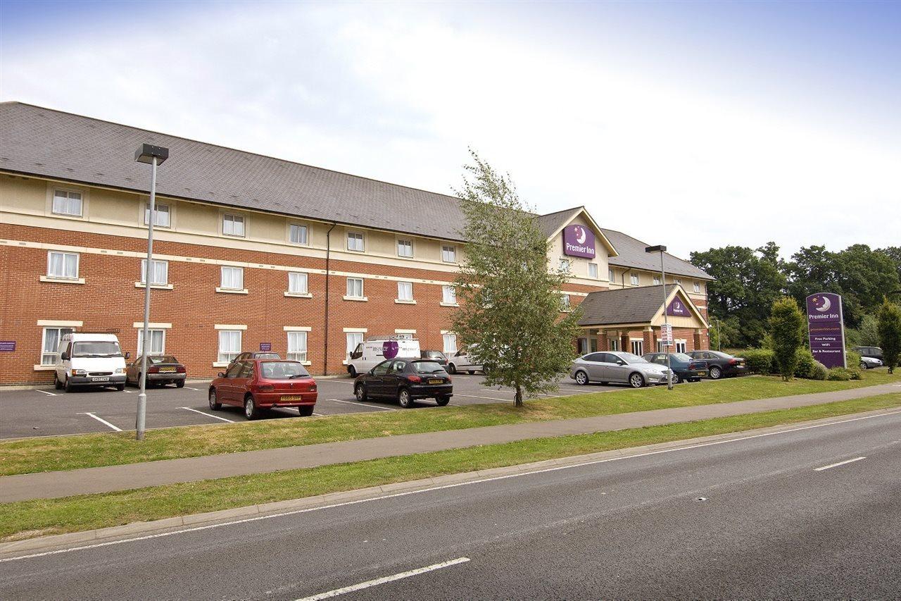 Premier Inn Gatwick Crawley Town West كرولي المظهر الخارجي الصورة